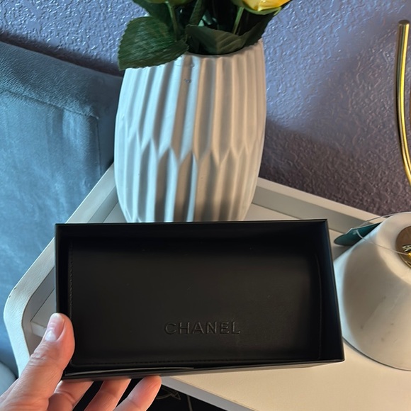 Chanel case - Picture 2 of 12